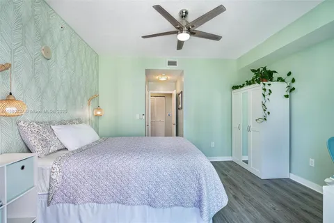 $450,000 | 1111 Southwest 1st Avenue, Unit 2721N, Miami, FL 33130