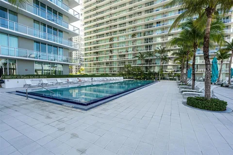 $450,000 | 1111 Southwest 1st Avenue, Unit 2721N, Miami, FL 33130