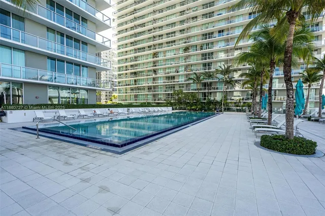$450,000 | 1111 Southwest 1st Avenue, Unit 2721N, Miami, FL 33130
