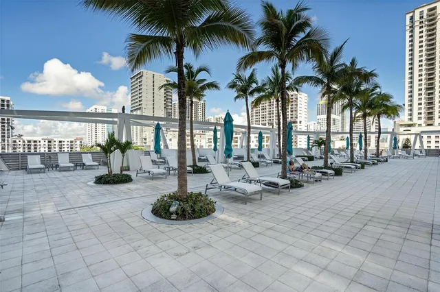 $450,000 | 1111 Southwest 1st Avenue, Unit 2721N, Miami, FL 33130