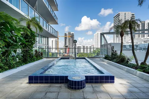 $450,000 | 1111 Southwest 1st Avenue, Unit 2721N, Miami, FL 33130