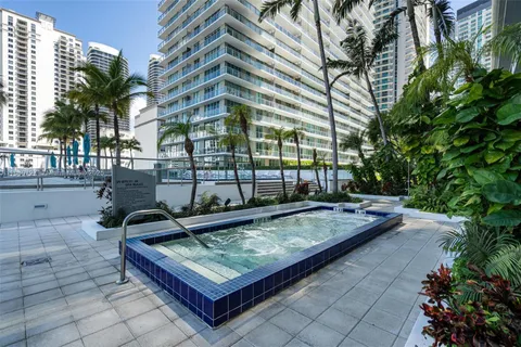 $450,000 | 1111 Southwest 1st Avenue, Unit 2721N, Miami, FL 33130
