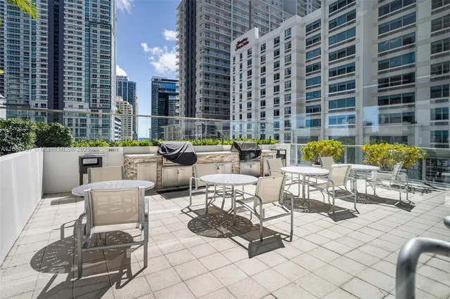 $450,000 | 1111 Southwest 1st Avenue, Unit 2721N, Miami, FL 33130