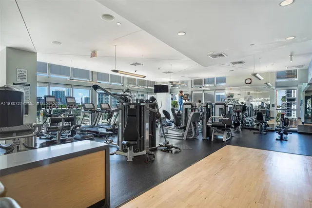 $450,000 | 1111 Southwest 1st Avenue, Unit 2721N, Miami, FL 33130