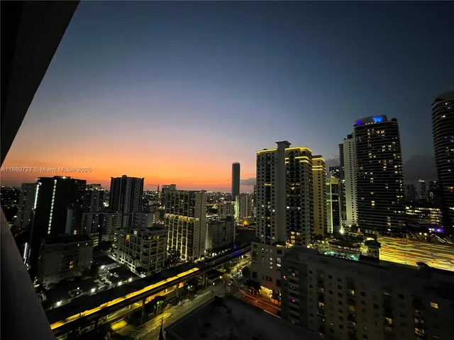 $450,000 | 1111 Southwest 1st Avenue, Unit 2721N, Miami, FL 33130