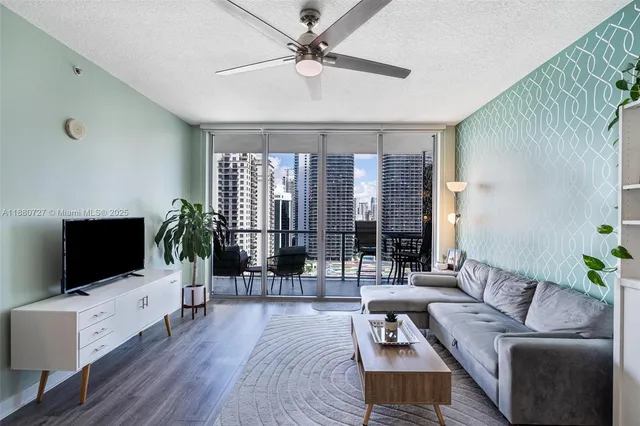 $450,000 | 1111 Southwest 1st Avenue, Unit 2721N, Miami, FL 33130