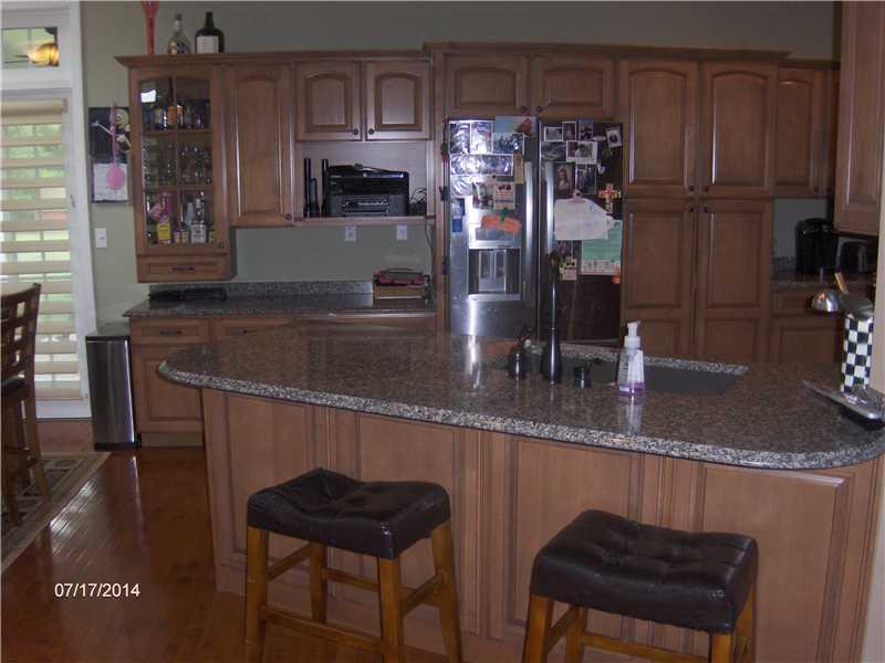 187 South Kings Creek Road Burgettstown, PA 15021 - Photo 5 of 25 Kitchen.