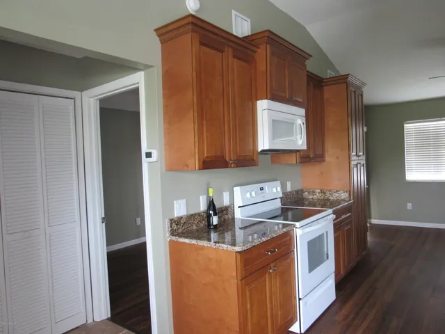 $1,450 | 526 Beach Park Lane, Cape Canaveral, FL 32920