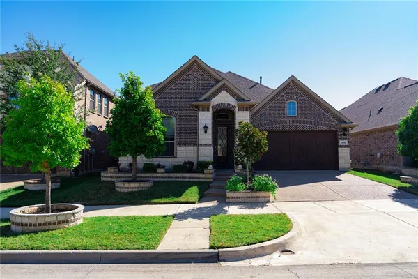 $3,399 | 504 Pineview Drive, Euless, TX 76039