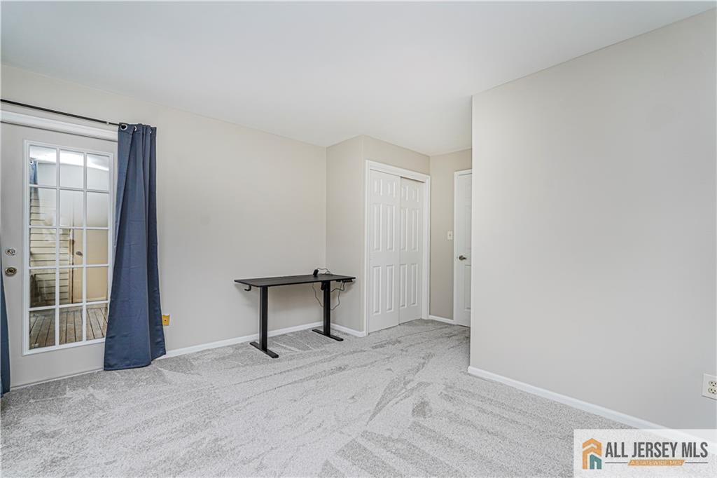 2809 Ridgefield Court Helmetta, NJ 08828 - Photo 5 of 32