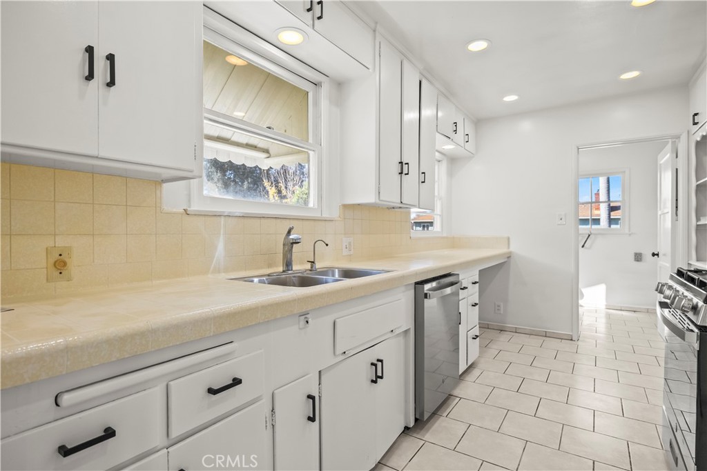 9530 Rives Avenue Downey, CA 90240 - Photo 15 of 45 Kitchen