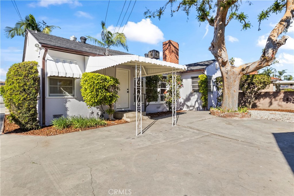 9530 Rives Avenue Downey, CA 90240 - Photo 29 of 45 Patio