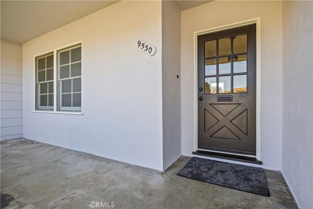 9530 Rives Avenue Downey, CA 90240 - Photo 4 of 45 Entrance