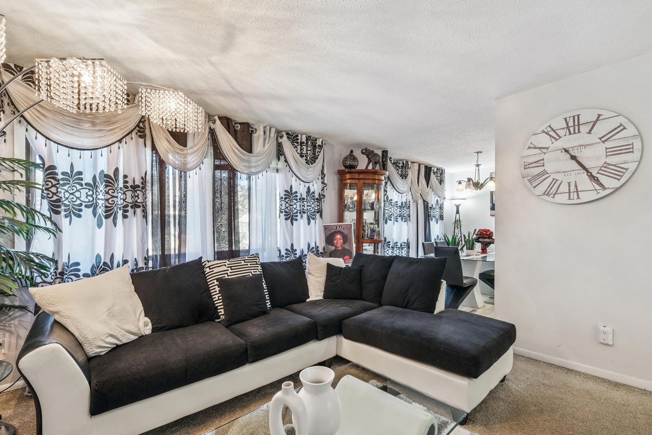 12463 Drake Street Northwest Coon Rapids, MN 55448 - Photo 9 of 31