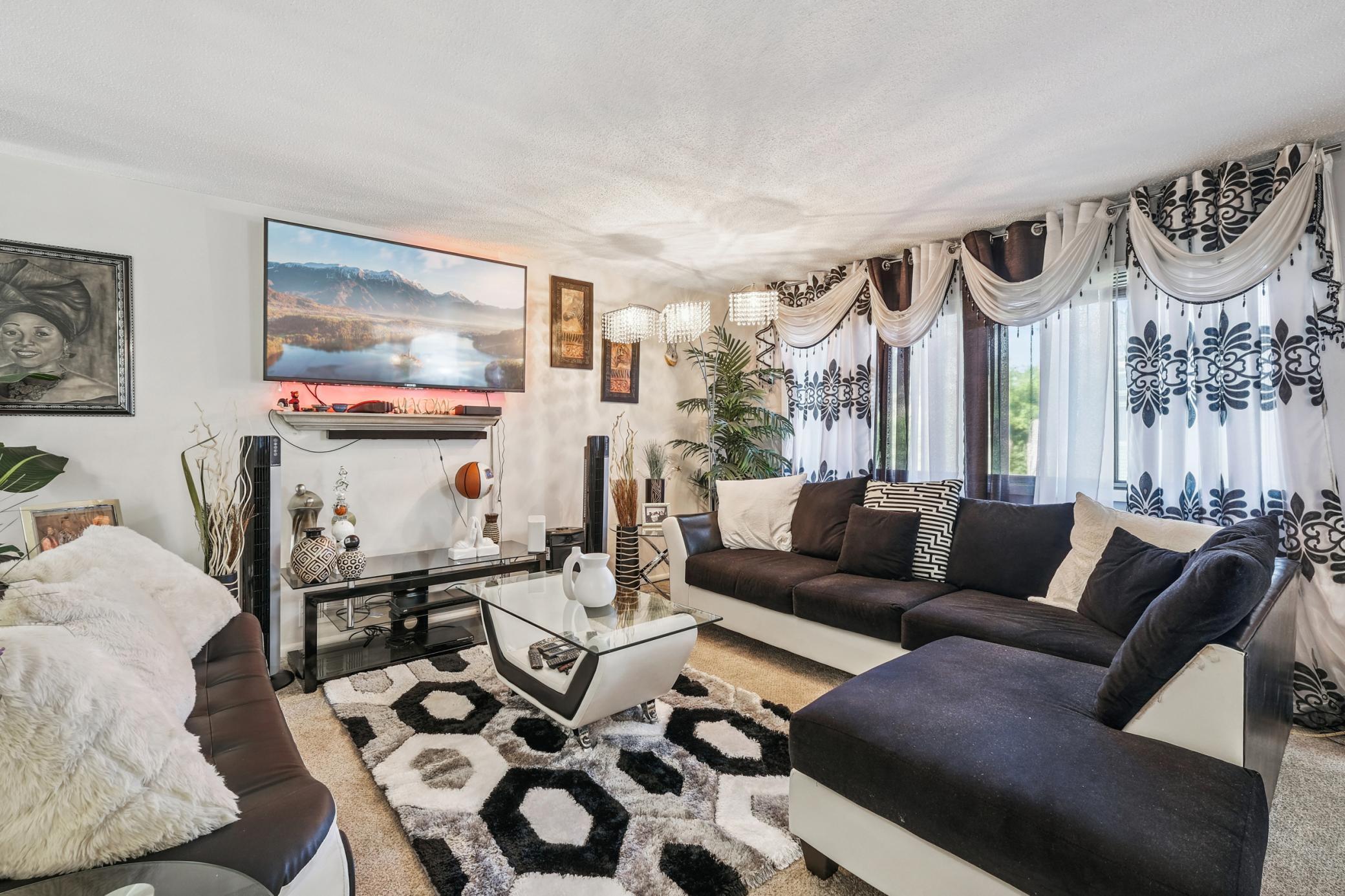 12463 Drake Street Northwest Coon Rapids, MN 55448 - Photo 10 of 31