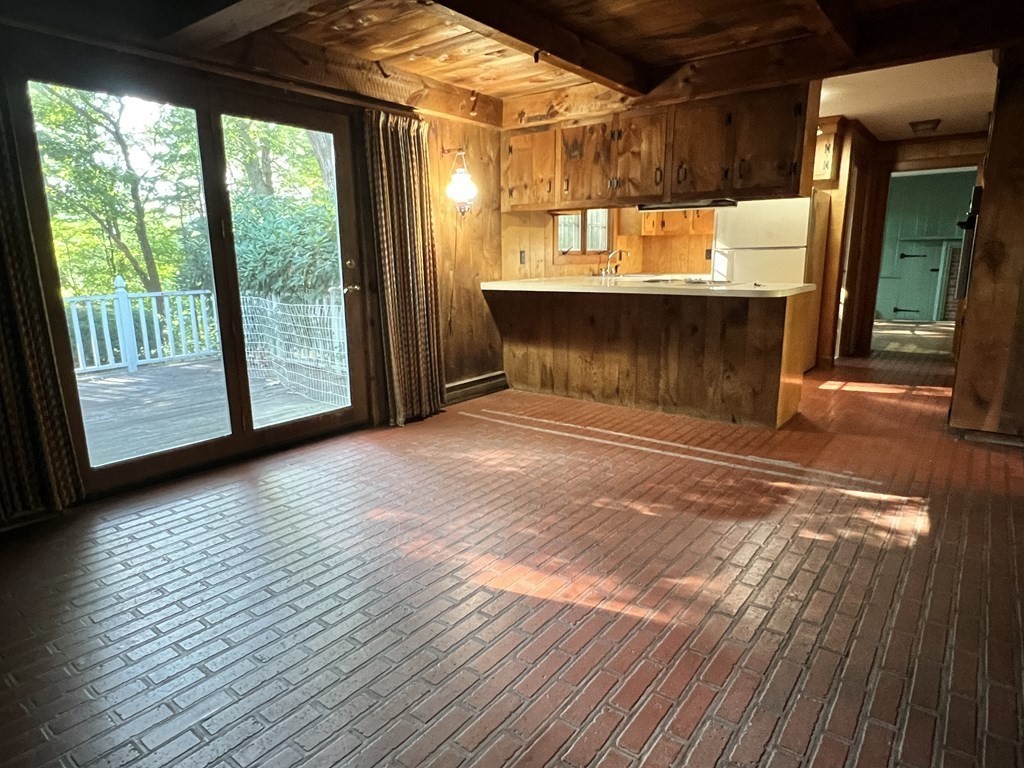 145 Walker Pond Road Sturbridge, MA 01566 - Photo 12 of 30 Gallery Image 12