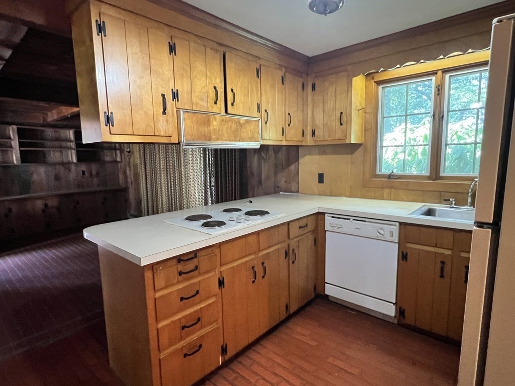 145 Walker Pond Road Sturbridge, MA 01566 - Photo 8 of 30 Gallery Image 8
