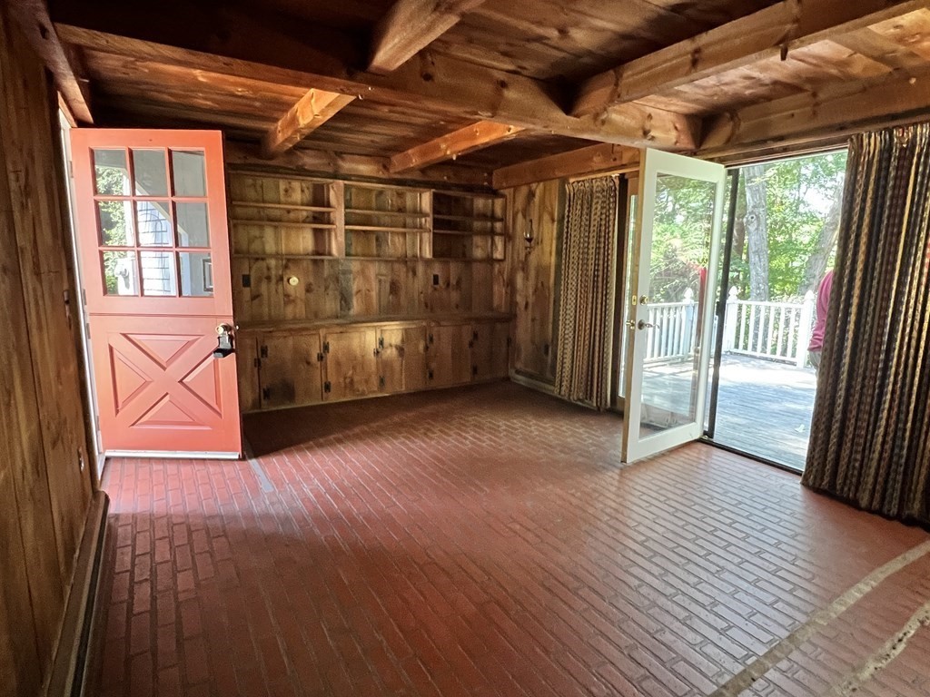 145 Walker Pond Road Sturbridge, MA 01566 - Photo 10 of 30 Gallery Image 10