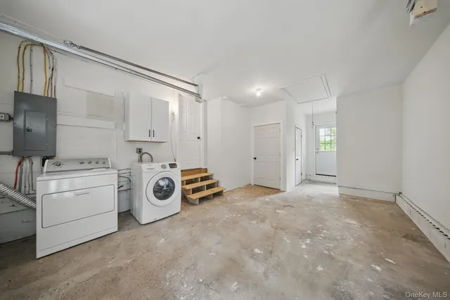 a view of utility room