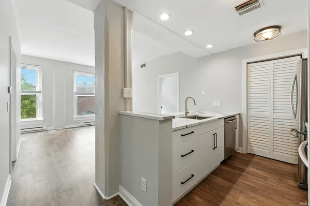 $224,900 | 112 West Washington Boulevard, Unit 329, Fort Wayne, IN 46802