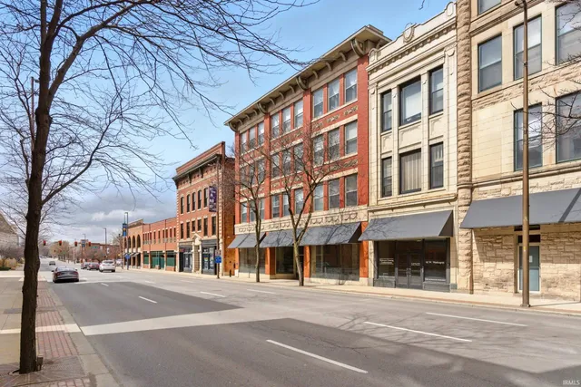 $224,900 | 112 West Washington Boulevard, Unit 329, Fort Wayne, IN 46802