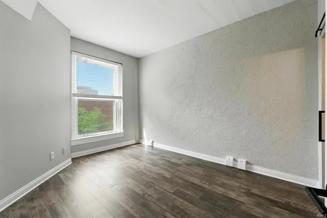 $224,900 | 112 West Washington Boulevard, Unit 329, Fort Wayne, IN 46802