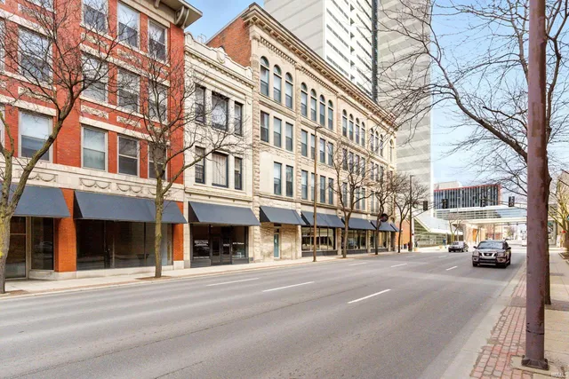 $224,900 | 112 West Washington Boulevard, Unit 329, Fort Wayne, IN 46802