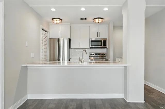 $224,900 | 112 West Washington Boulevard, Unit 329, Fort Wayne, IN 46802