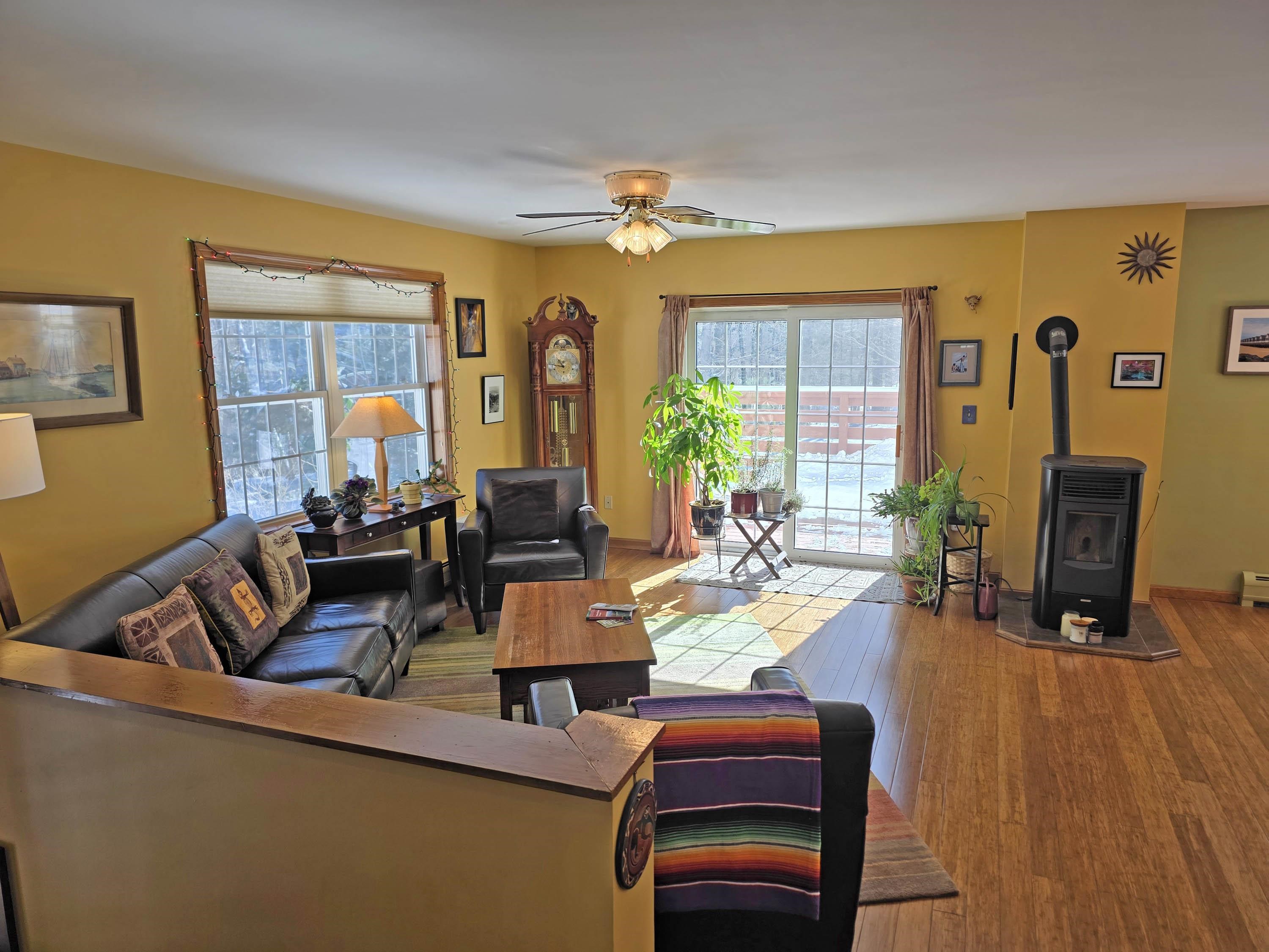 313 Pine Banks Road Putney, VT 05346 - Photo 9 of 37