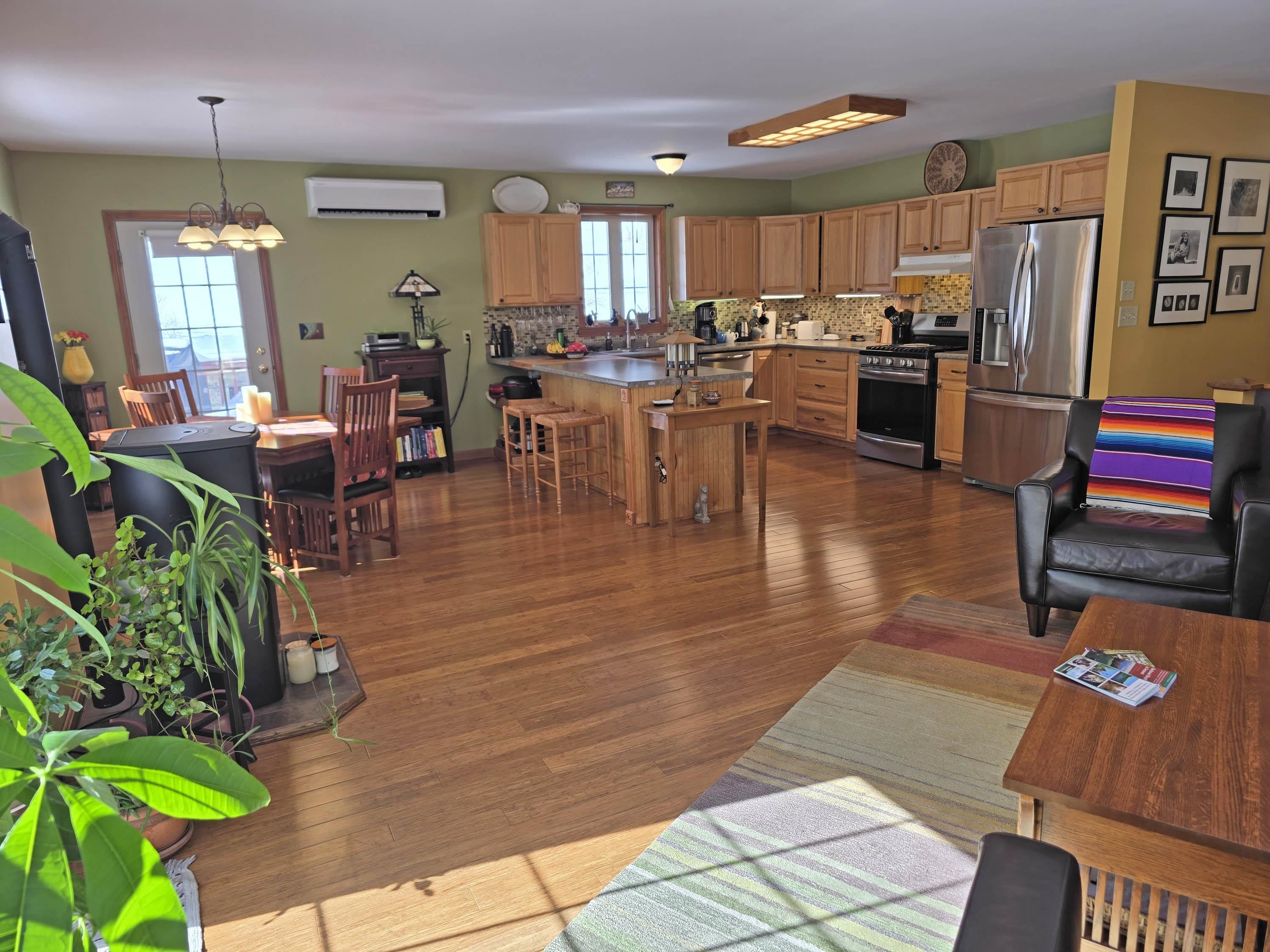 313 Pine Banks Road Putney, VT 05346 - Photo 10 of 37