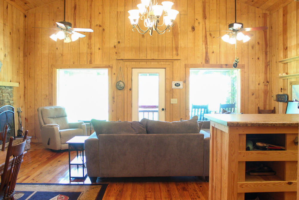 1459 Greenall Road Summerton, SC 29148 - Photo 7 of 43 Living room 3