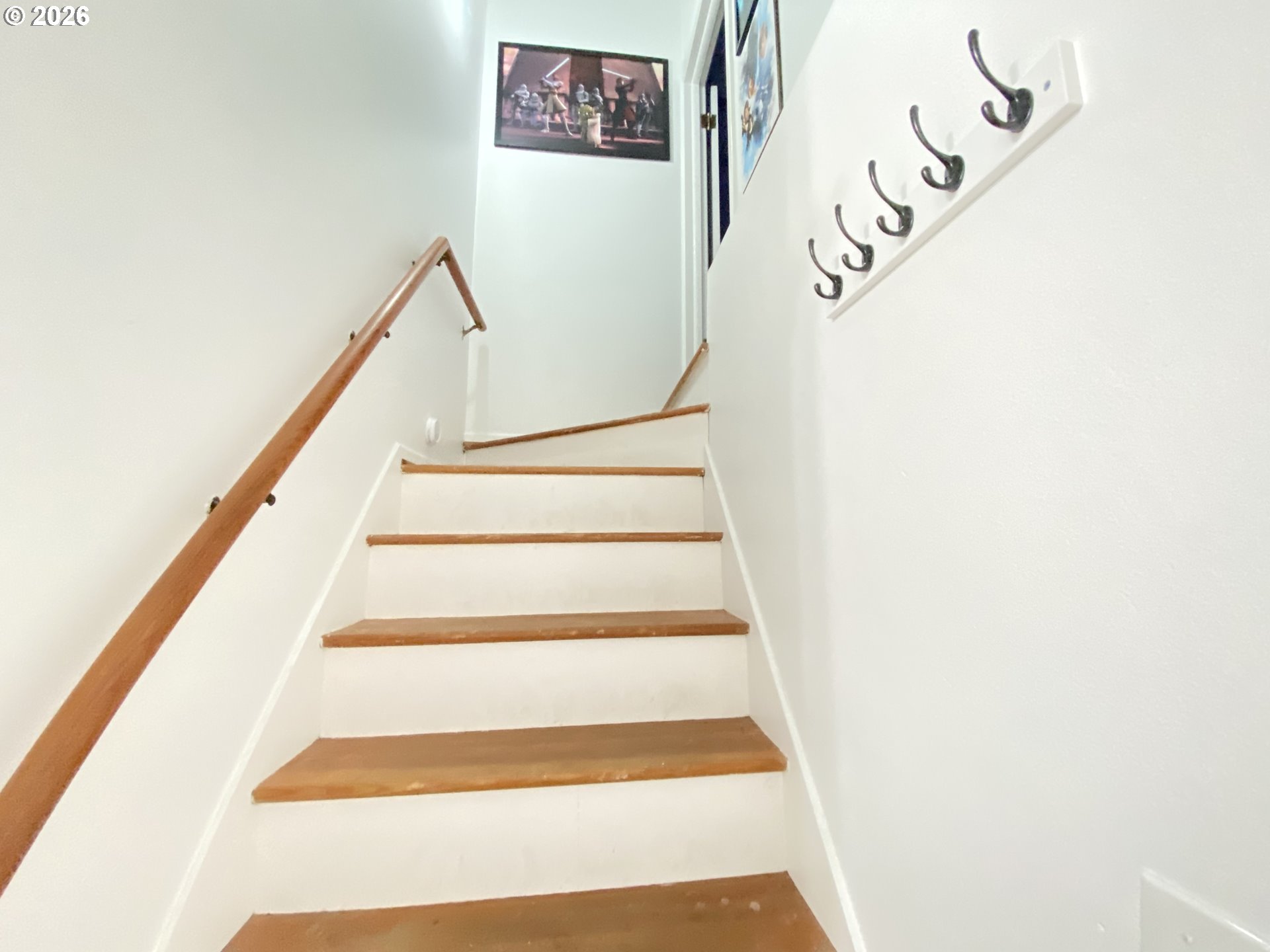 2872 Suffolk Court Eugene, OR 97401 - Photo 31 of 36 a view of entryway