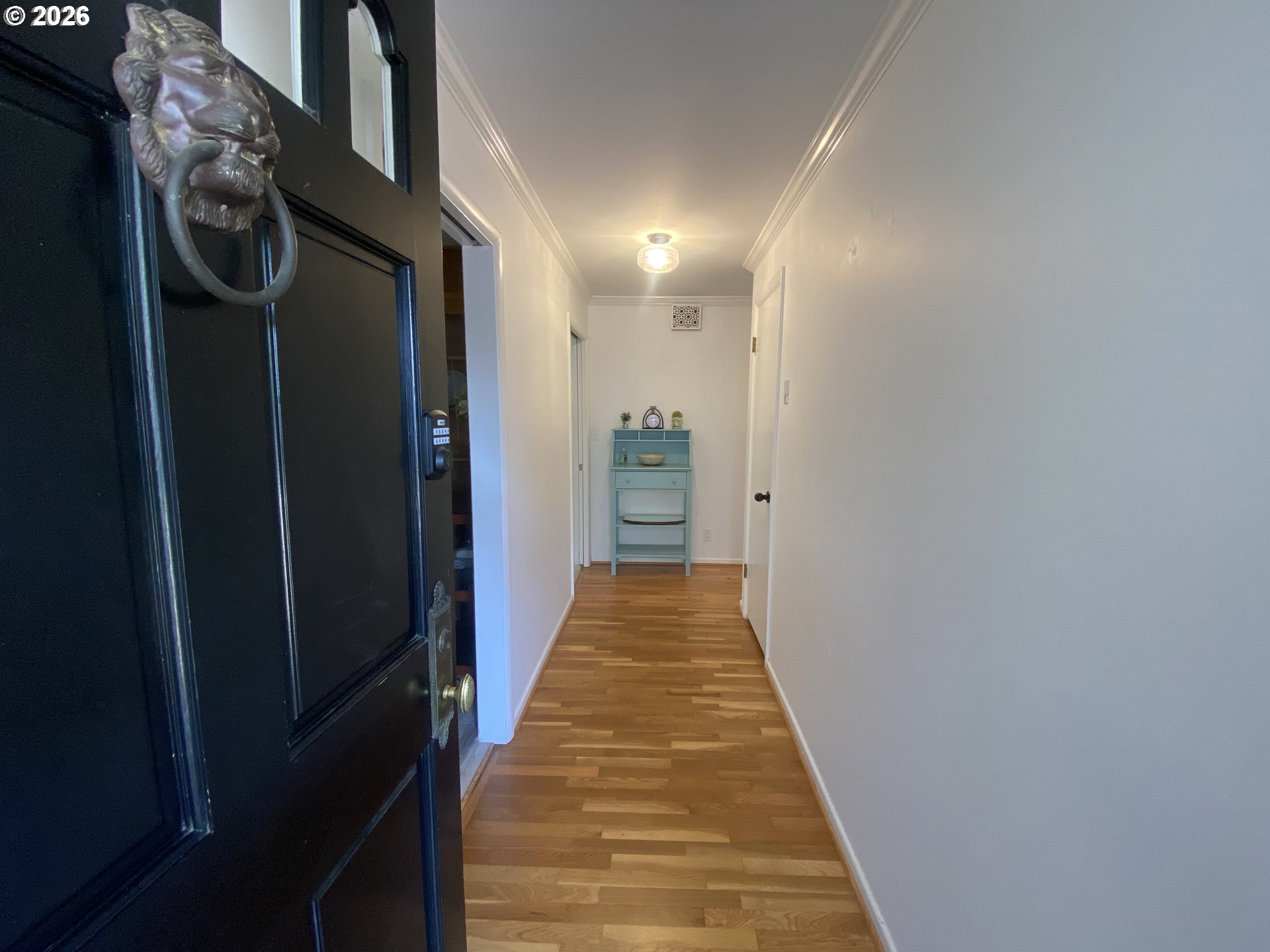 2872 Suffolk Court Eugene, OR 97401 - Photo 4 of 36 a view of a hallway