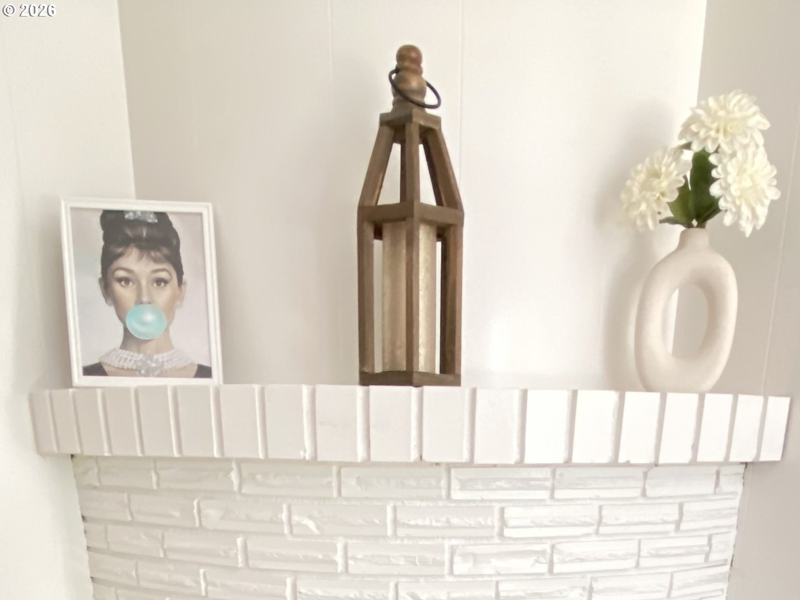 2872 Suffolk Court Eugene, OR 97401 - Photo 10 of 36 a bathroom with a sink a mirror and vanity