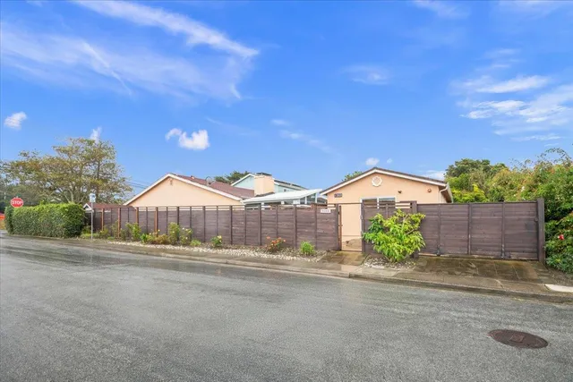 $1,700,000 | 1350 Cabrillo Highway North, Half Moon Bay, CA 94019