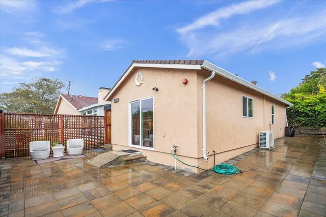 $1,700,000 | 1350 Cabrillo Highway North, Half Moon Bay, CA 94019