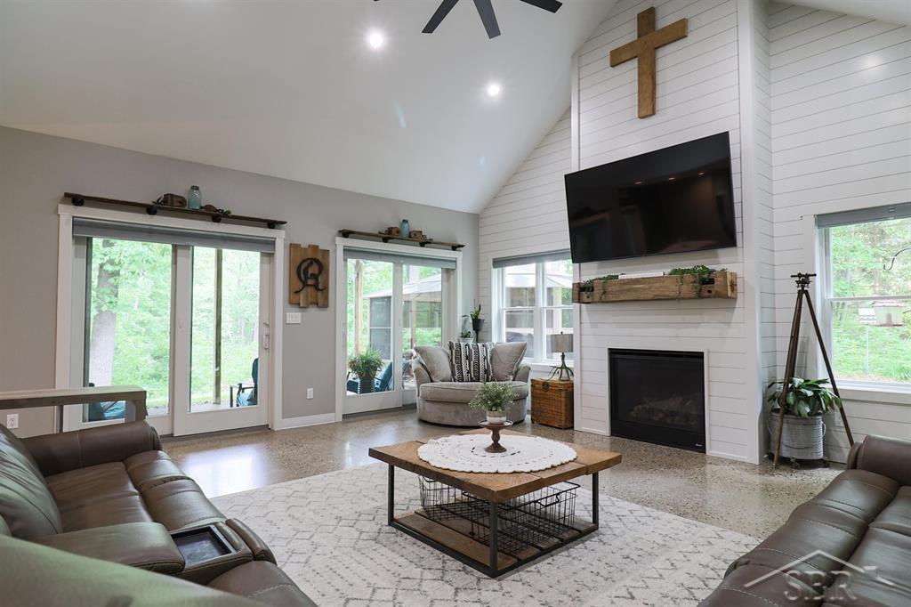 319 East Dopp Road Midland, MI 48640 - Photo 5 of 51