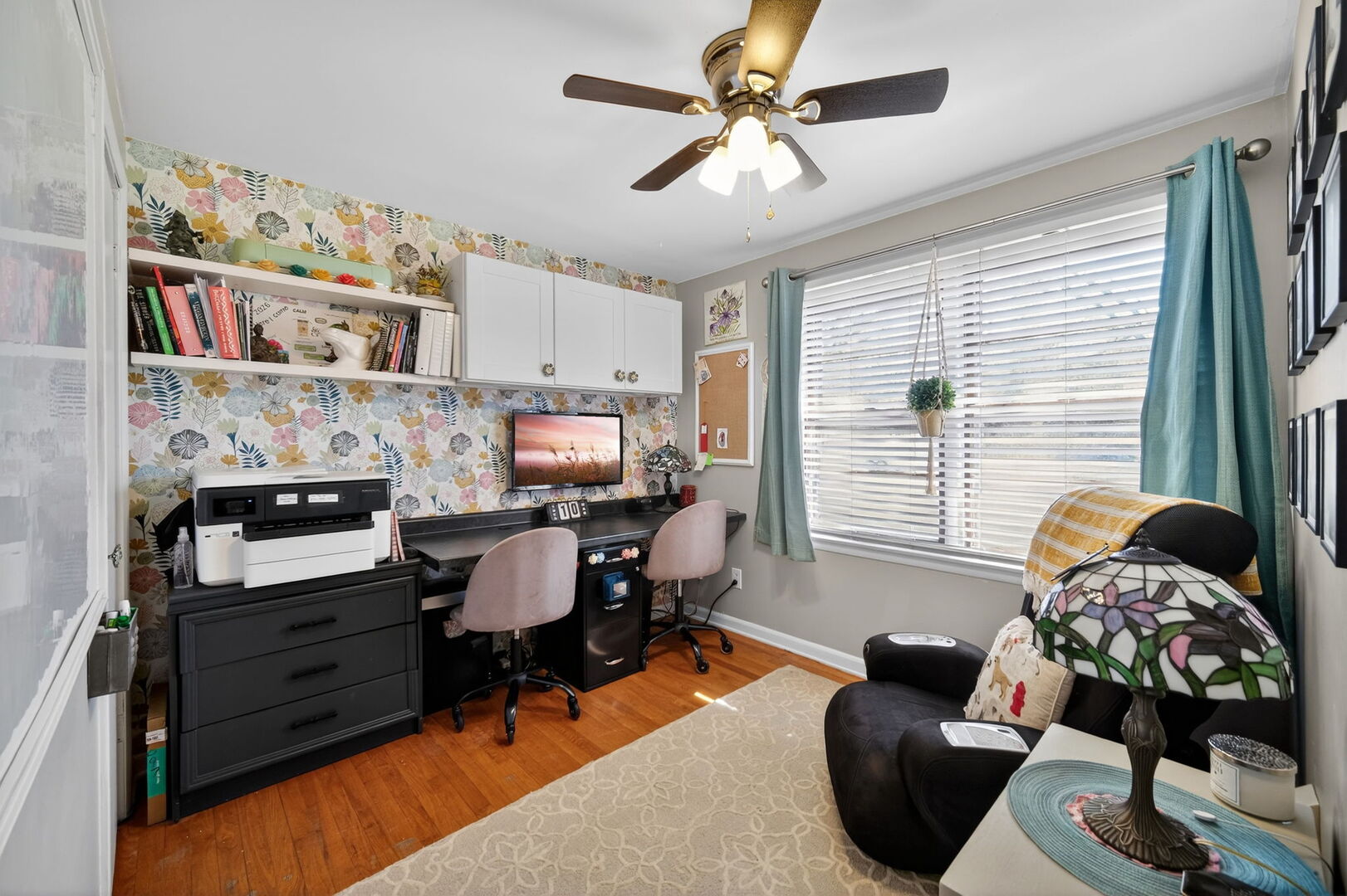 407 Butterfield Road North Aurora, IL 60542 - Photo 15 of 50 a workspace with furniture