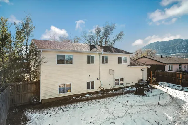 $325,000 | 1910 Chamberlin South, Colorado Springs, CO 80906