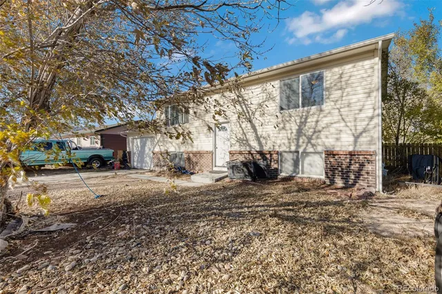 a view of a out door of the house