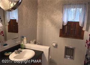 72 Center Road Lehighton, PA 18235 - Photo 8 of 12 Bath View 2