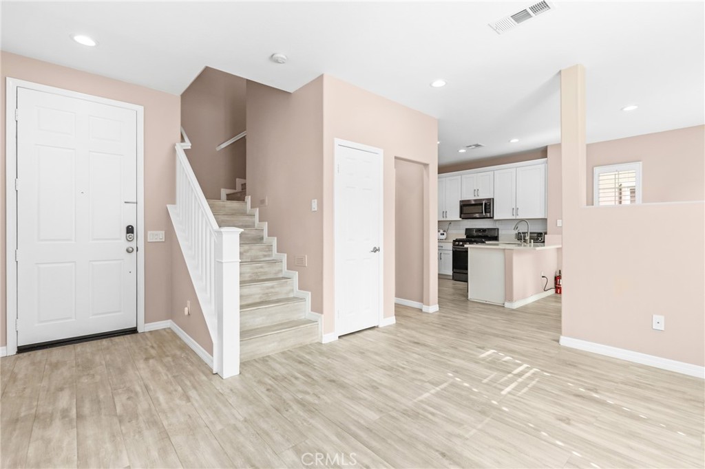 23006 Serra Drive Carson, CA 90745 - Photo 4 of 33