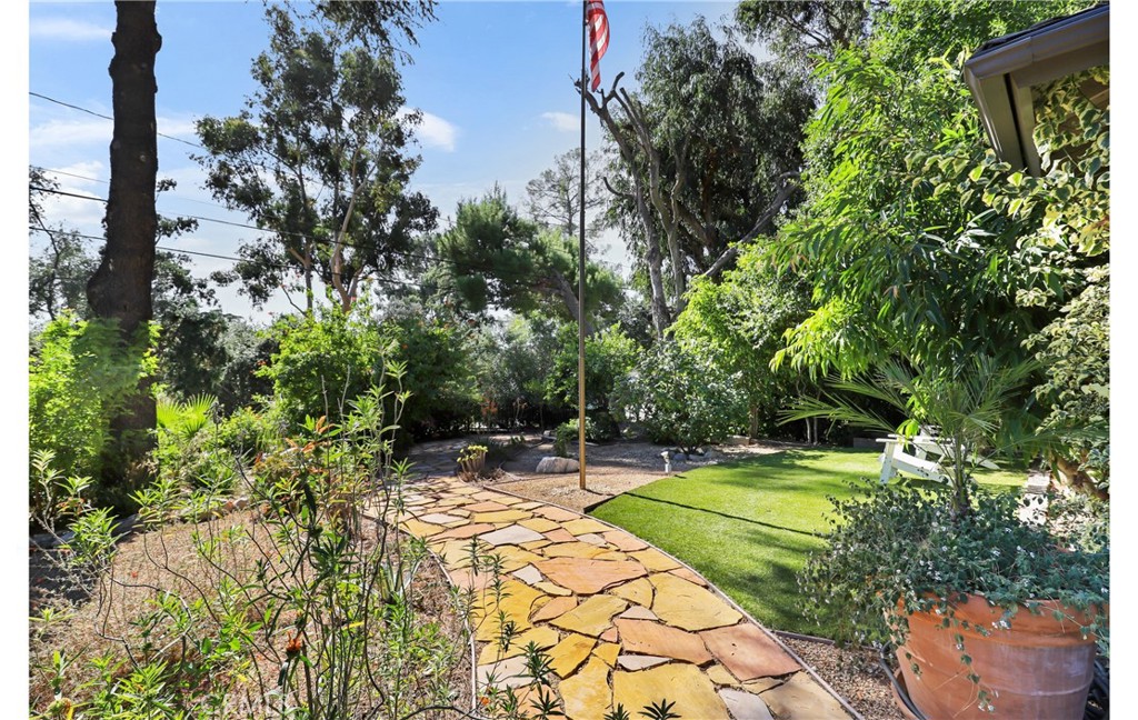 1237 Olive Lane La Canada Flintridge, CA 91011 - Photo 5 of 57 a view of a park with plants and trees