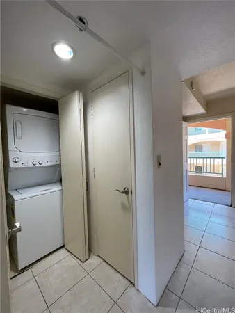 $2,700 | 1080 Ala Napunani Street, Unit 313, Honolulu, HI 96818