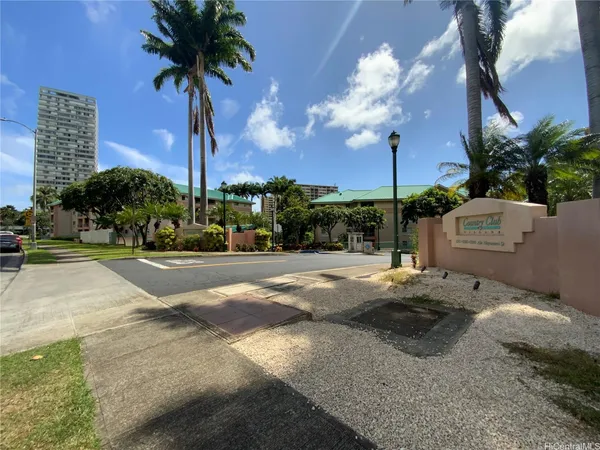 $2,700 | 1080 Ala Napunani Street, Unit 313, Honolulu, HI 96818