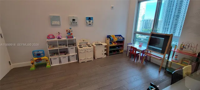 $2,875 | 300 South Biscayne Boulevard, Unit L1004, Miami, FL 33131