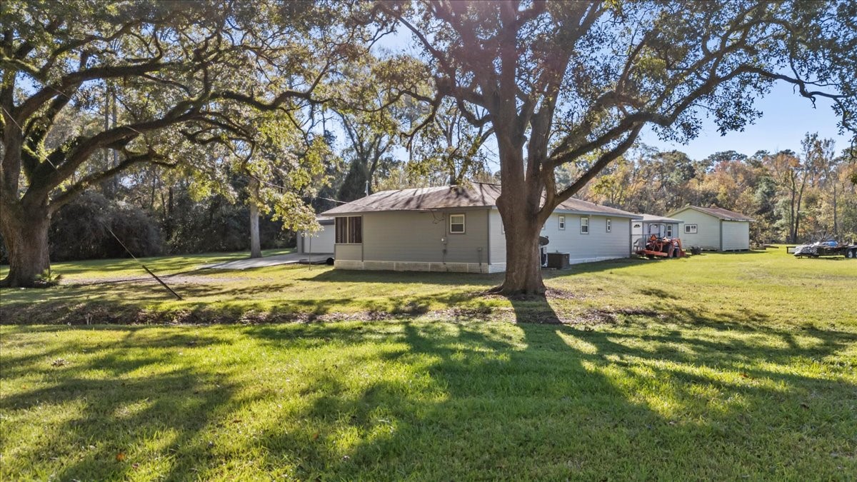 313 Roy Road Wallisville, TX 77597 - Photo 2 of 38
