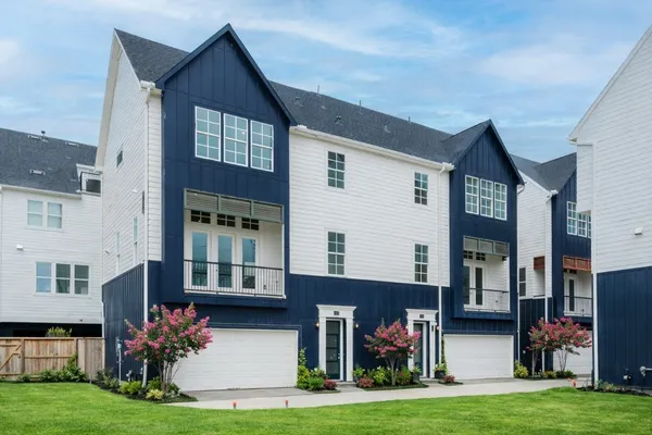 $469,900 | 737 Bringhurst Street, Houston, TX 77020