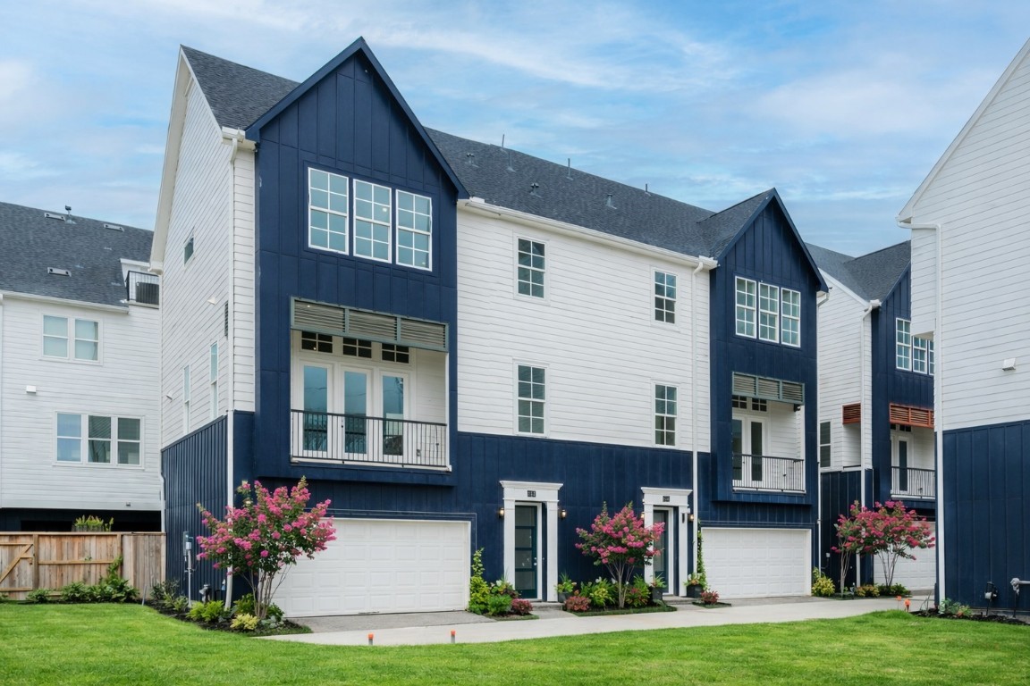 Timeless elegance.   737 Bringhurst is on the right.