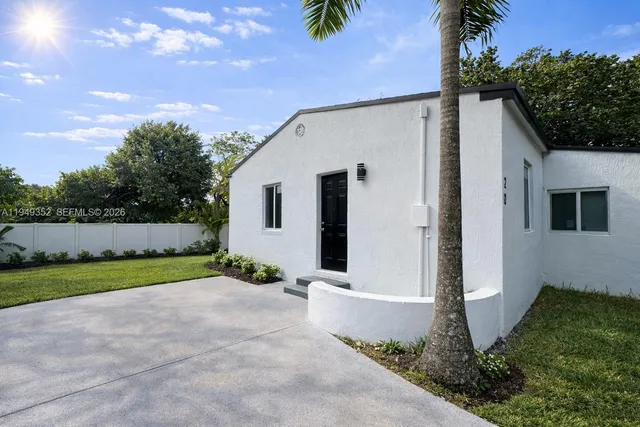 $795,000 | 120 Northwest 16th Street, Fort Lauderdale, FL 33311